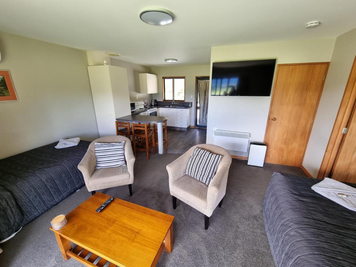 Lewis Pass Motels Springs Junction Bagian luar foto