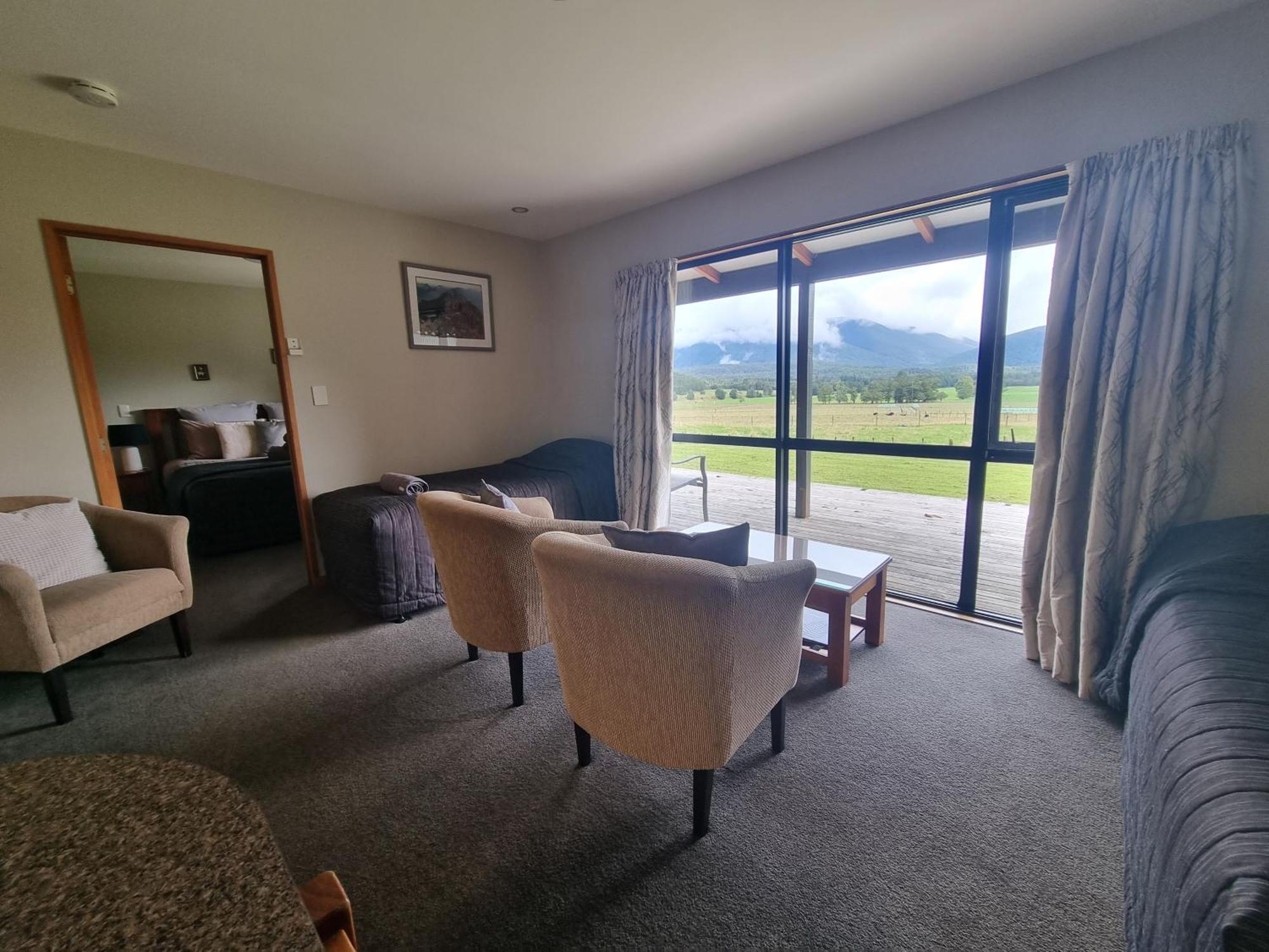 Lewis Pass Motels Springs Junction Bagian luar foto