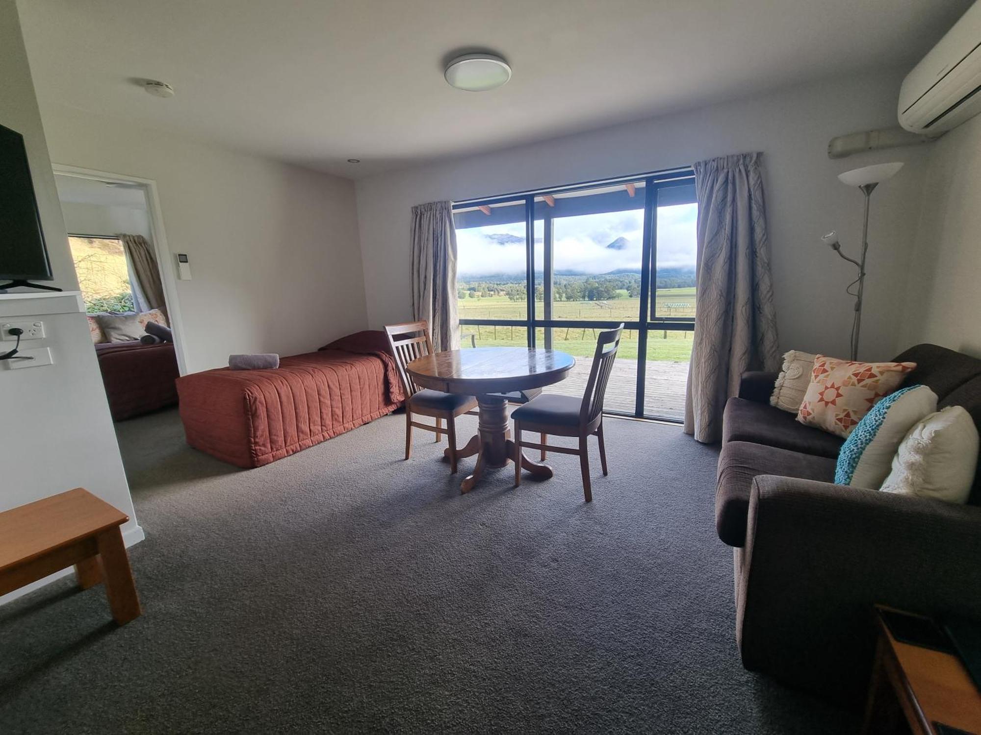 Lewis Pass Motels Springs Junction Bagian luar foto