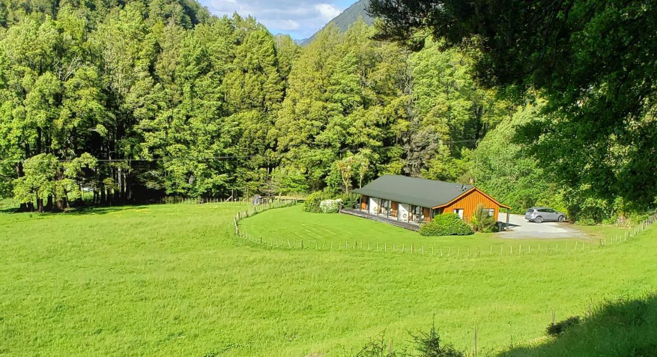 Lewis Pass Motels Springs Junction Bagian luar foto